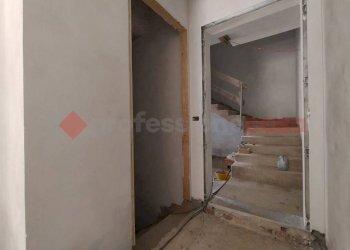 Cantina - Two-room apartment via Glisente, Castelletto Sopra Ticino - photo 9