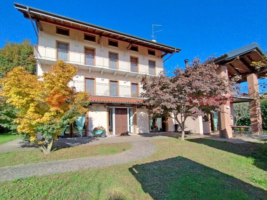 Facciata - Casa indipendente via nazionale, Borgomanero - foto 2