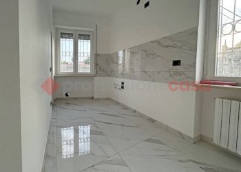 Salone - Trilocale via Vecchia, Borgomanero - foto 3