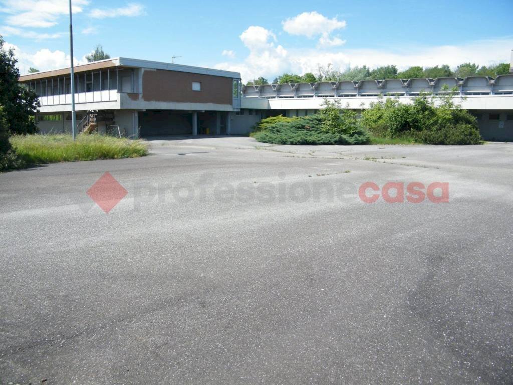 Zona - Capannone via REPUBBLICA, Divignano - foto 2