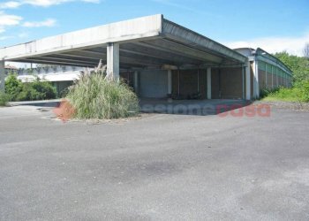Zona - Capannone via REPUBBLICA, Divignano - foto 1