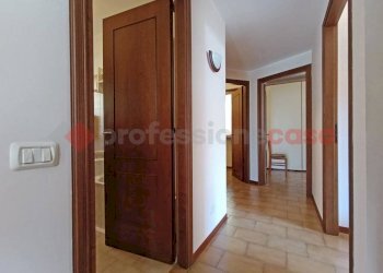 Corridoio - Villa via Regina Margherita, Nebbiuno - foto 12