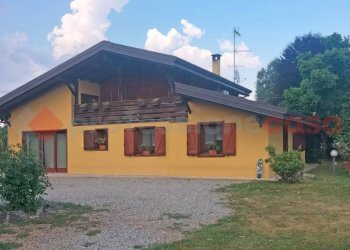 Facciata - Villa via fasana, Borgomanero - foto 2