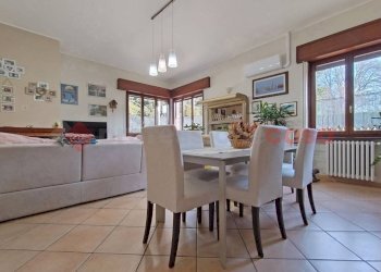 Salone - Casa indipendente via I Maggio, Castelletto Sopra Ticino - foto 2