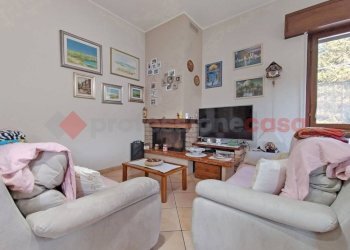 Salone - Casa indipendente via I Maggio, Castelletto Sopra Ticino - foto 4