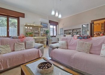 Salone - Casa indipendente via I Maggio, Castelletto Sopra Ticino - foto 5