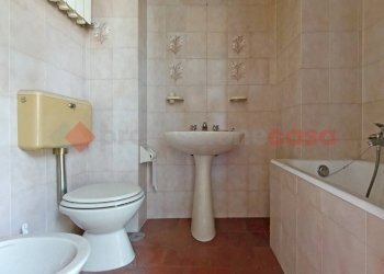 Bagno - Bilocale via Roma, Arona - foto 12