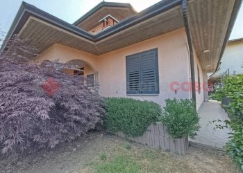 Facciata - Casa indipendente via Alla Cava, Borgo Ticino - foto 1