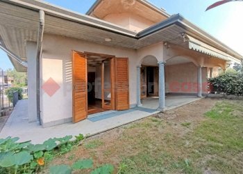 Facciata - Casa indipendente via Alla Cava, Borgo Ticino - foto 6