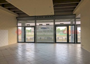 Interno non residenziale - Capannone via torino, Trecate - foto 2