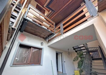 Facciata - Casa indipendente vicolo del portico, Arona - foto 1