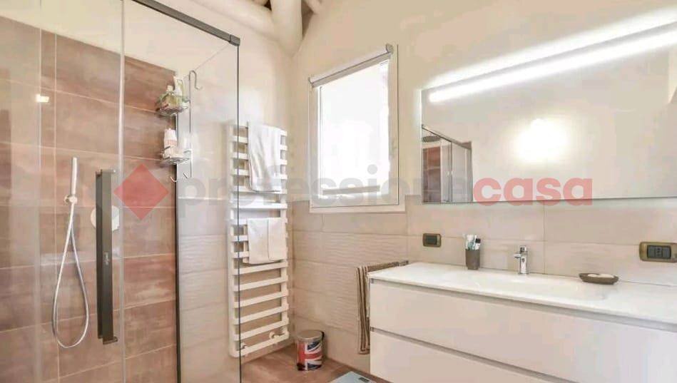 Bagno - Villa via Madonna Della Motta, Dormelletto - foto 2