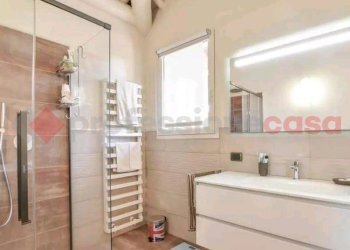 Bagno - Villa via Madonna Della Motta, Dormelletto - foto 2