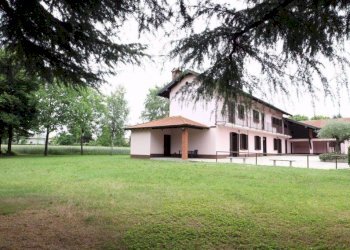 Giardino - Rustico strada Provinciale ex Strada Statale 527 Bustese, 14, Magnago - foto 1