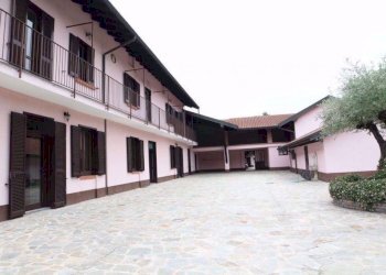 Cortile interno - Rustico strada Provinciale ex Strada Statale 527 Bustese, 14, Magnago - foto 4