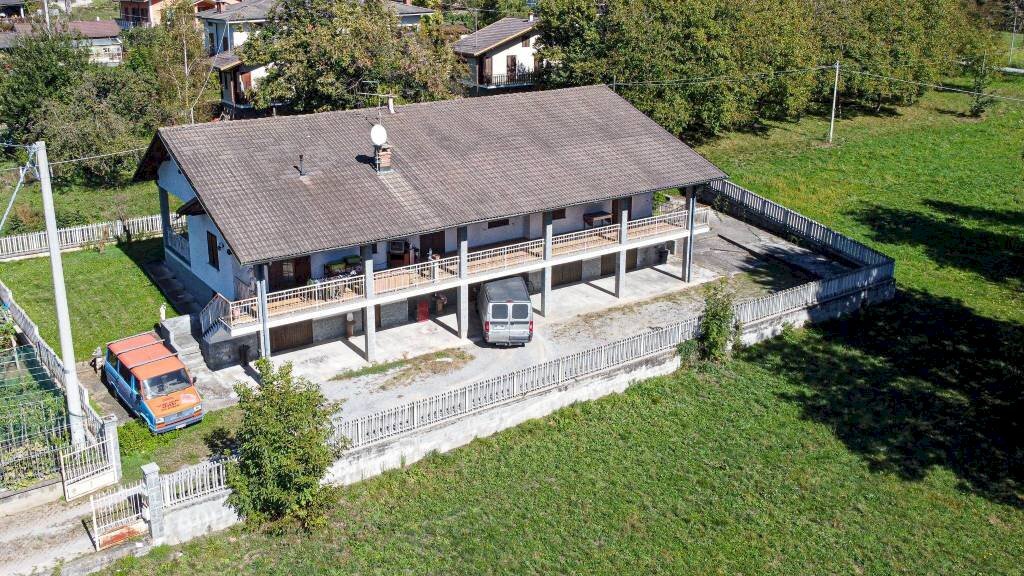 Facciata - Villa strada Giorgio Boneto, 51, Roccabruna - foto 2