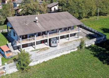 Facciata - Villa strada Giorgio Boneto, 51, Roccabruna - foto 2