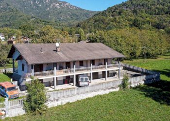 Facciata - Villa strada Giorgio Boneto, 51, Roccabruna - foto 3