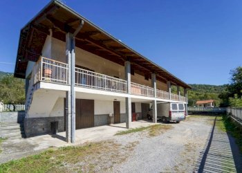 Facciata - Villa strada Giorgio Boneto, 51, Roccabruna - foto 4