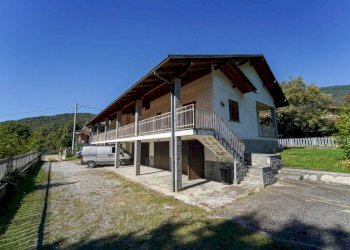 Facciata - Villa strada Giorgio Boneto, 51, Roccabruna - foto 32