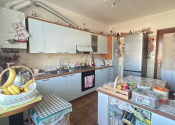 Cucina - Four-room apartment via del Tiro a Segno, 31, Mondovì - photo 3