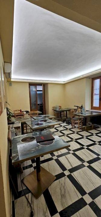 Interno non residenziale - Negozio via 20 Settembre, 17, Cuneo (zona Centro) - foto 2