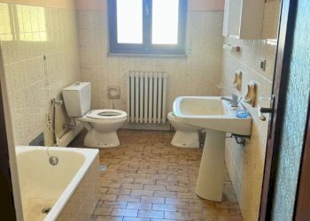 Bagno - Trilocale corso Libertà, 32, Brusnengo - foto 10