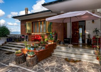 Loggiato - Villa Via Delle Corti, Collesalvetti - foto 1