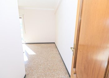 camera 3 (2) (Copy).jpg - Appartamento Via delle Acacie 10, Genova (zona Molassana) - foto 29