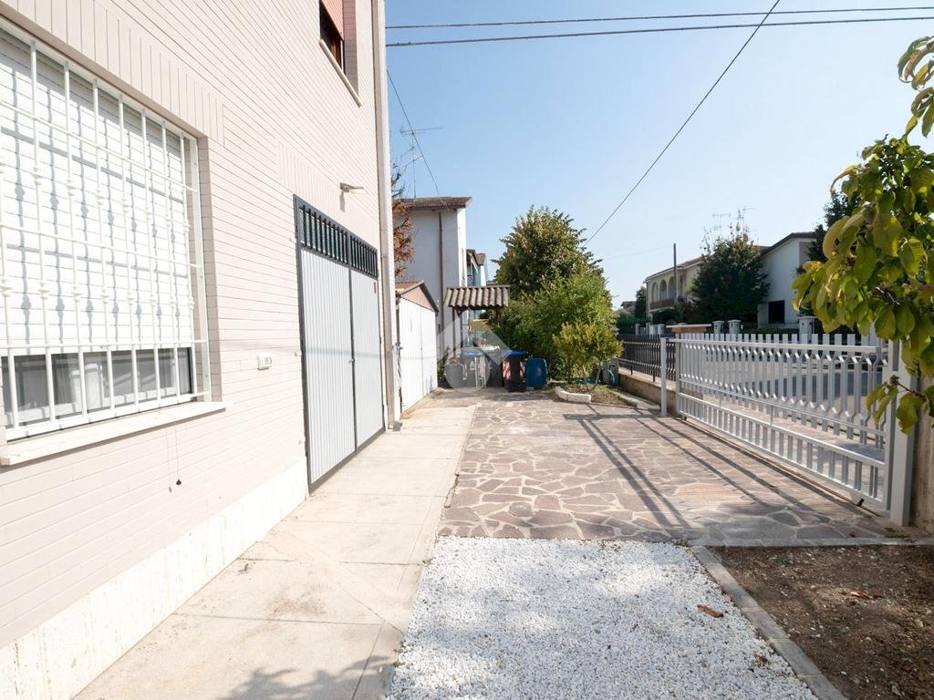 Quadrilocale Via Chiesa Vecchia, Carpi - foto 1