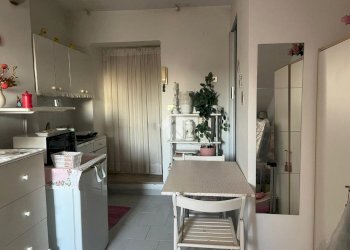 One-room apartment Corso XI Febbraio, Torino (neighborhood Aurora) - photo 5