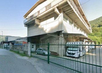 Capannone Via Valle stura, Masone - foto 2