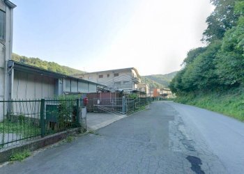 Capannone Via Valle stura, Masone - foto 4