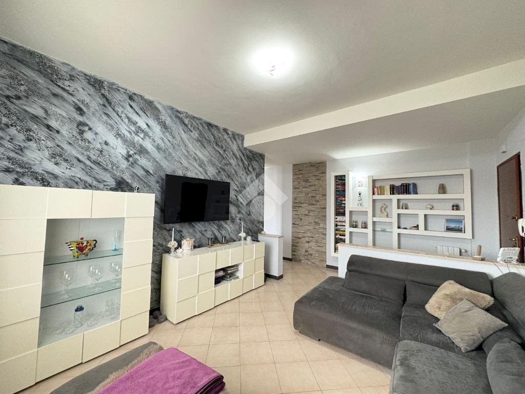 Three-room apartment Via Monte Bianco, La Spezia (neighborhood Rebocco) - photo 1