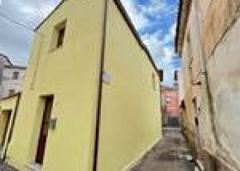 Portion of a house Guspini - photo 2