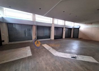 Foto 3 - Negozio via Genova
 
18, Busto Arsizio - foto 2