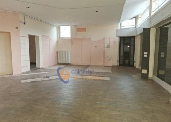 Foto 5 - Negozio via Genova
 
18, Busto Arsizio - foto 4