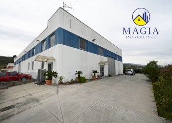 Foto 1 - Capannone Controguerra - foto 1