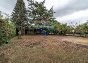 Giardino - Casa indipendente Caporale Mario Di Pasquale
 
13, Randazzo - foto 9