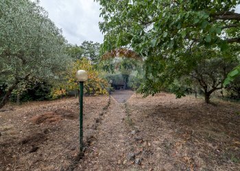 Giardino - Casa indipendente Caporale Mario Di Pasquale
 
13, Randazzo - foto 10