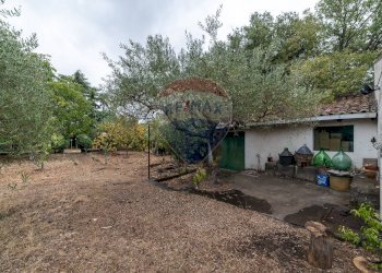 Giardino - Casa indipendente Caporale Mario Di Pasquale
 
13, Randazzo - foto 13