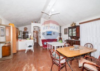 Sala da pranzo - Casa indipendente Caporale Mario Di Pasquale
 
13, Randazzo - foto 16