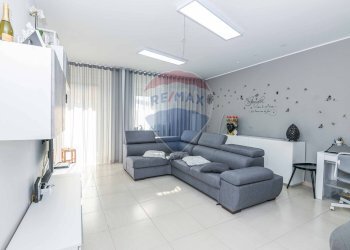 Soggiorno - Trilocale Via Gaspare la Rosa
 
15, Caltagirone - foto 1