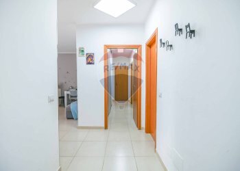 Hall / corridoio - Trilocale Via Gaspare la Rosa
 
15, Caltagirone - foto 18