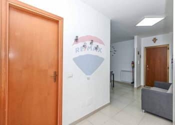 Hall / corridoio - Trilocale Via Gaspare la Rosa
 
15, Caltagirone - foto 19