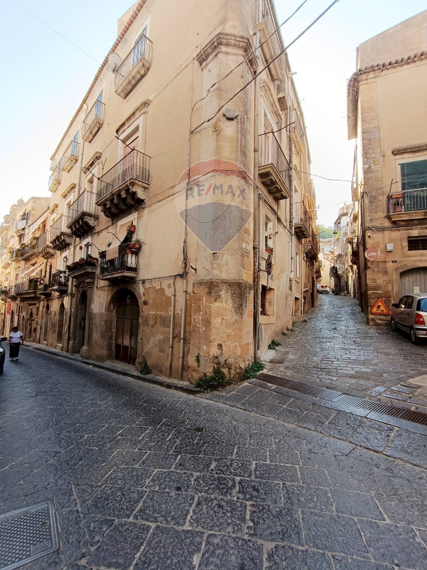 Edificio all\'aperto - Quadrilocale Via Luigi Sturzo
 
117, Caltagirone - foto 2