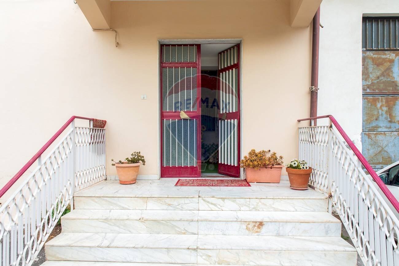 Portone - Quadrilocale via Ezio Tarantelli
 
13, Misterbianco - foto 2