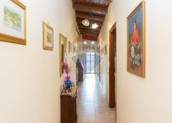 Hall / corridoio - Quadrilocale via Ezio Tarantelli
 
13, Misterbianco - foto 7