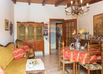 Sala da pranzo - Quadrilocale via Ezio Tarantelli
 
13, Misterbianco - foto 24