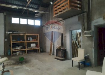 interno capannone con affaccio - Capannone via str. 61
 
5, Giarre - foto 8